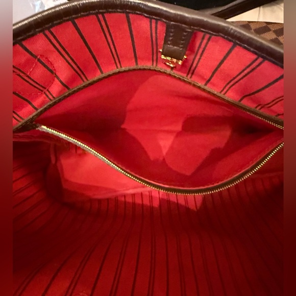 Louis Vuitton Damier Ebene Bag - Picture 8 of 15